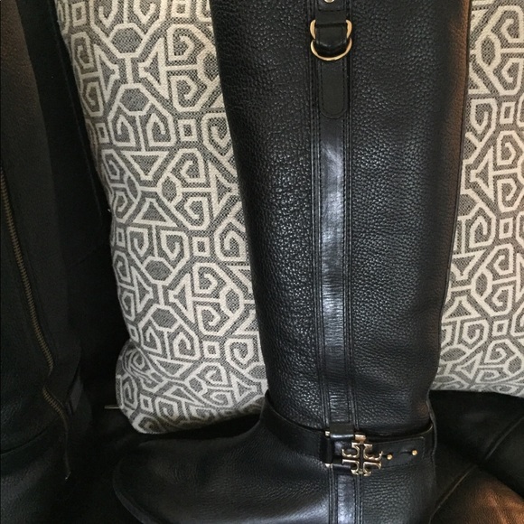 Gorgeous Tory Burch Black Leather Boots - Picture 2 of 8